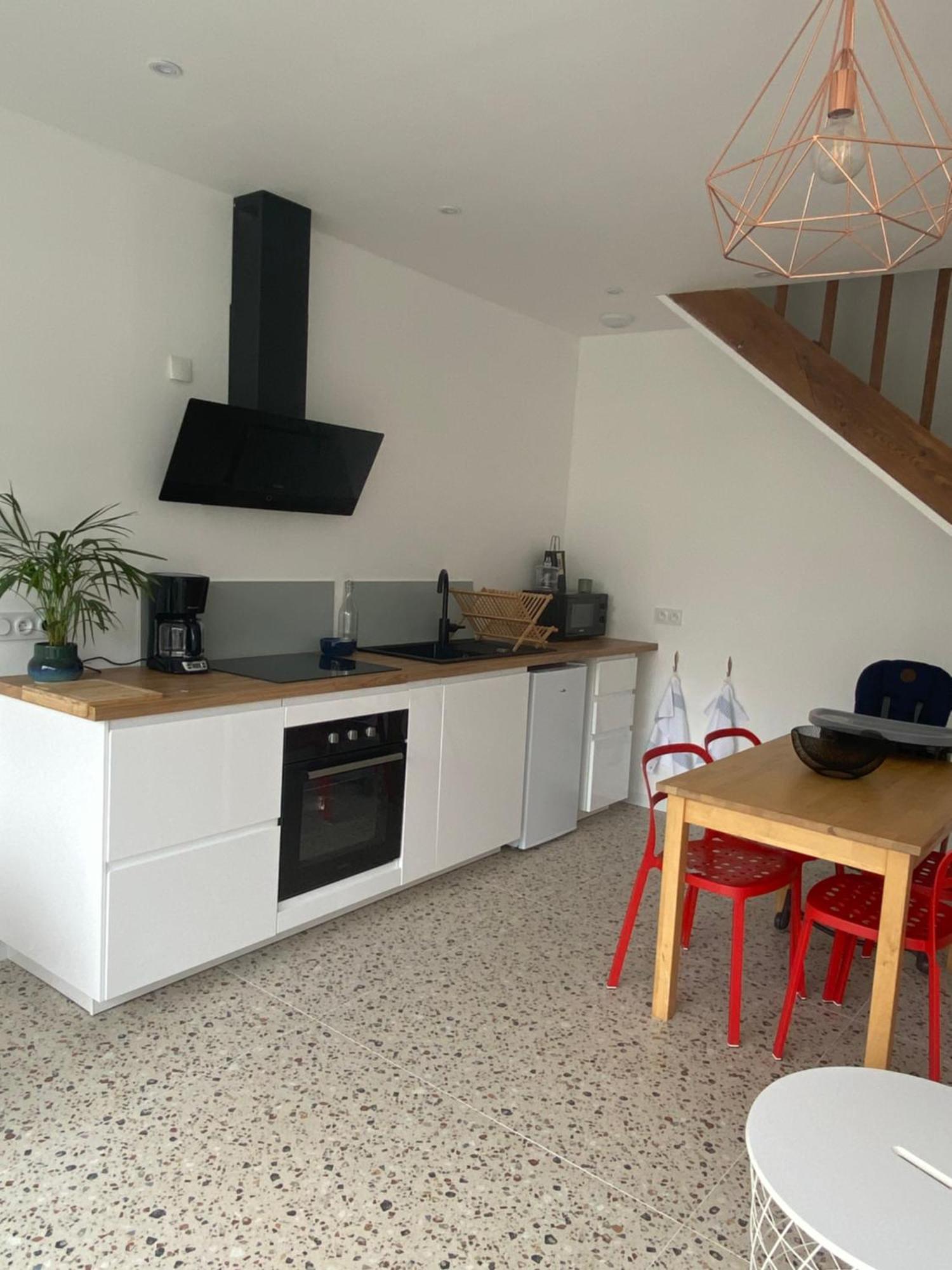 Ferienwohnung L Atelier De Leon Bayeux Exterior foto